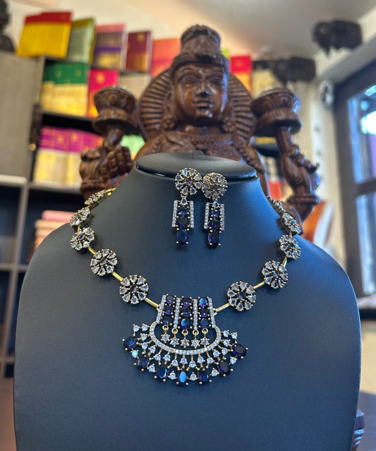 Kamala Necklace Set