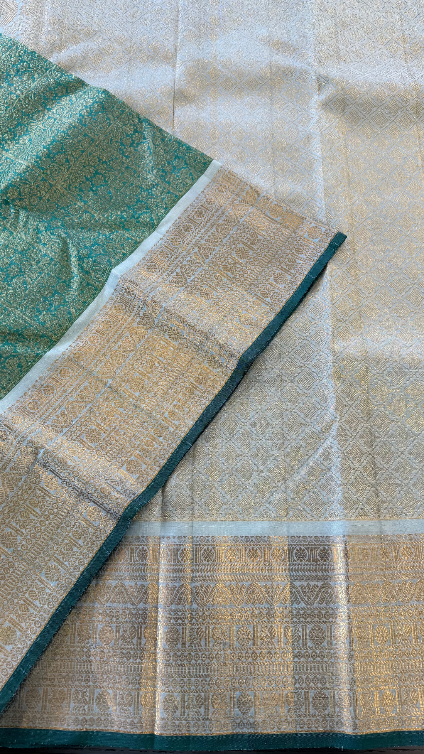 TEAL GREEN WITH CONTRAST PASTEL TURQUIOSE BLUE GOLD ZARI HANDLOOM KANICHIPURAM SILK SAREE (KSS265)