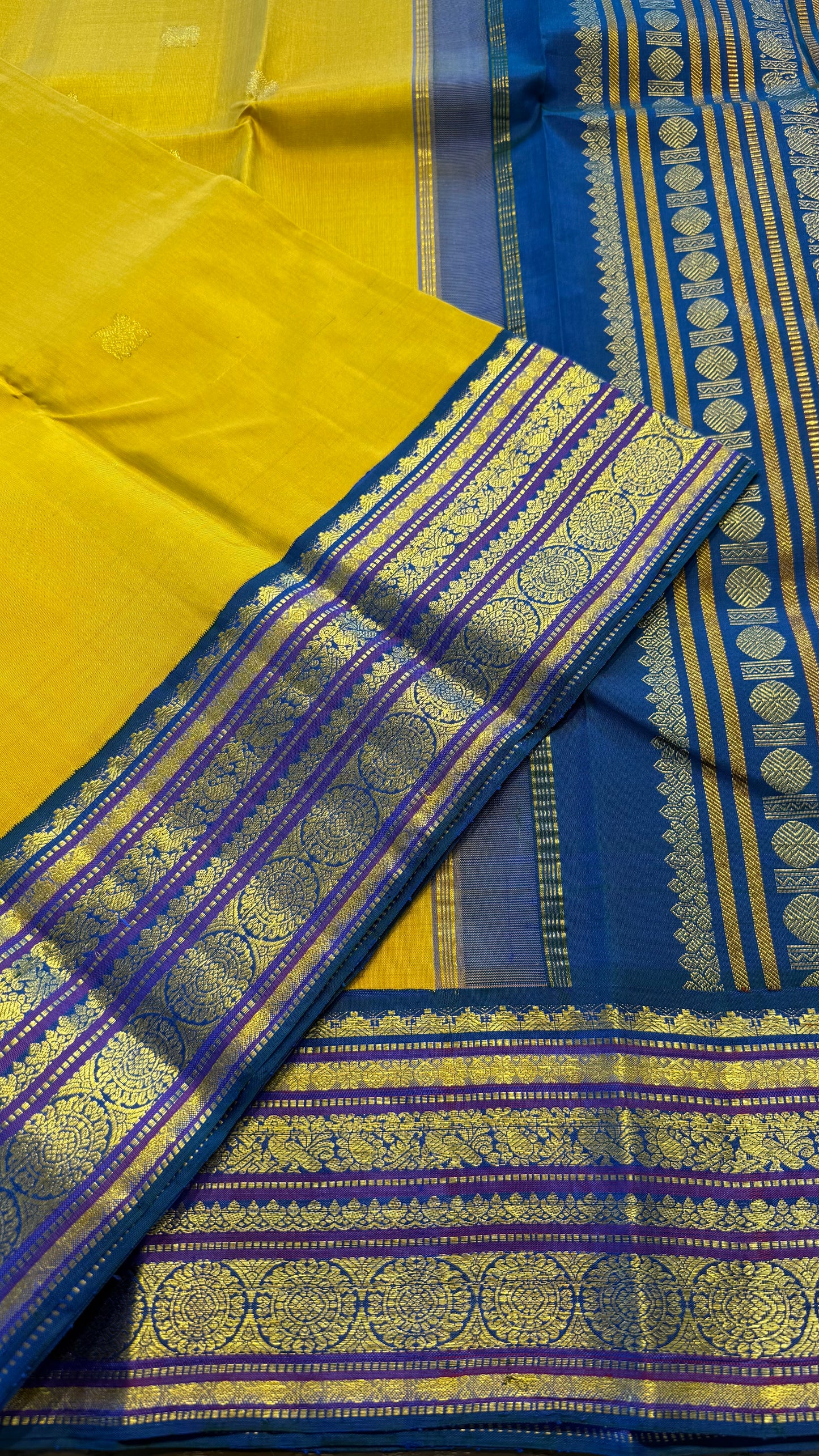 YELLOW WITH CONTRAST WITH PEACOCK BLUE BORDER PURE HANDLOOM KANCHIPURAM SILK SAREE (KSS492