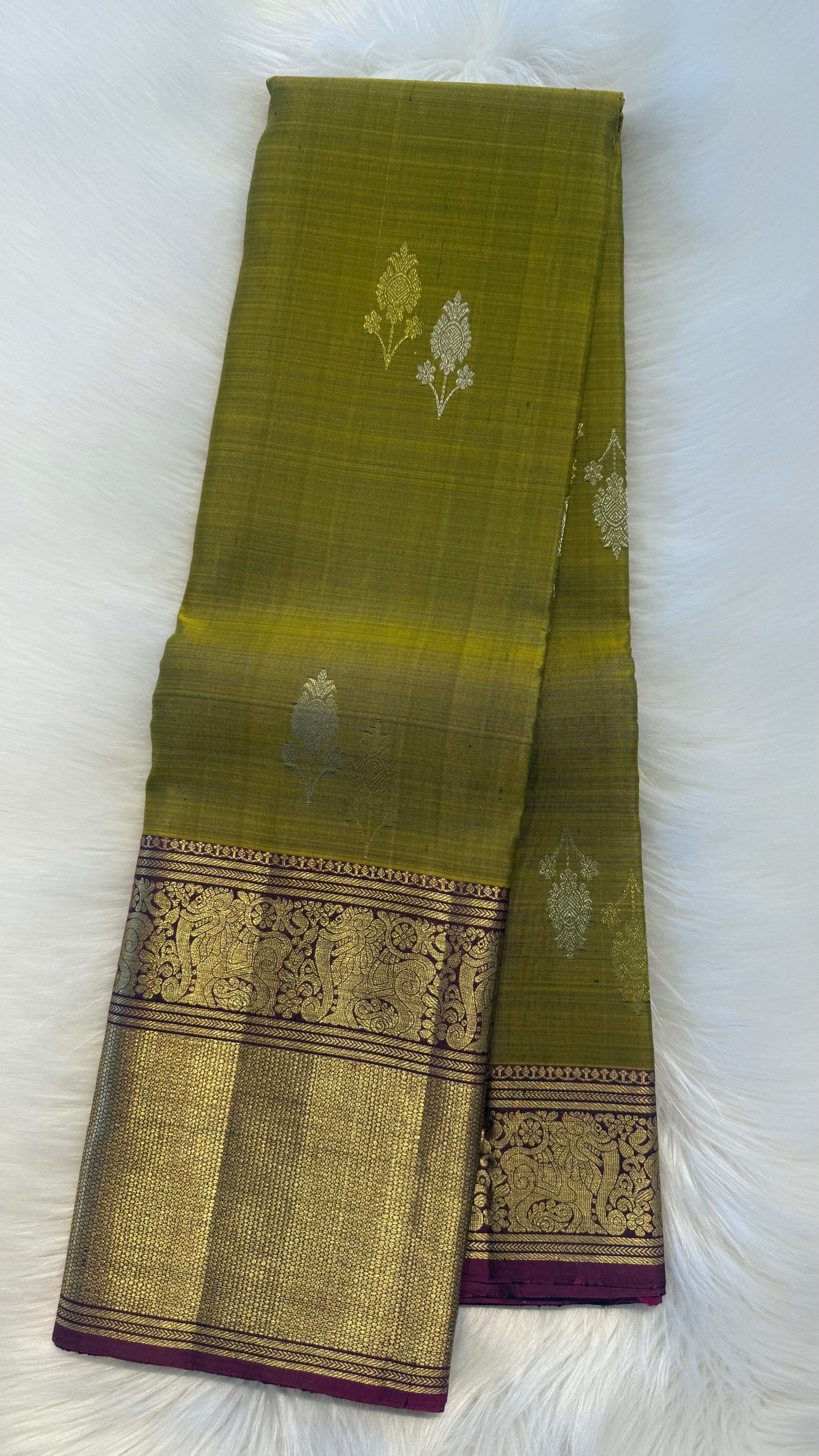 OLIVE GREEN WITH CONTRAST PURPLE GOLD ZARI HANDLOOM KANCHIPURAM SILK SAREE (KSS411)