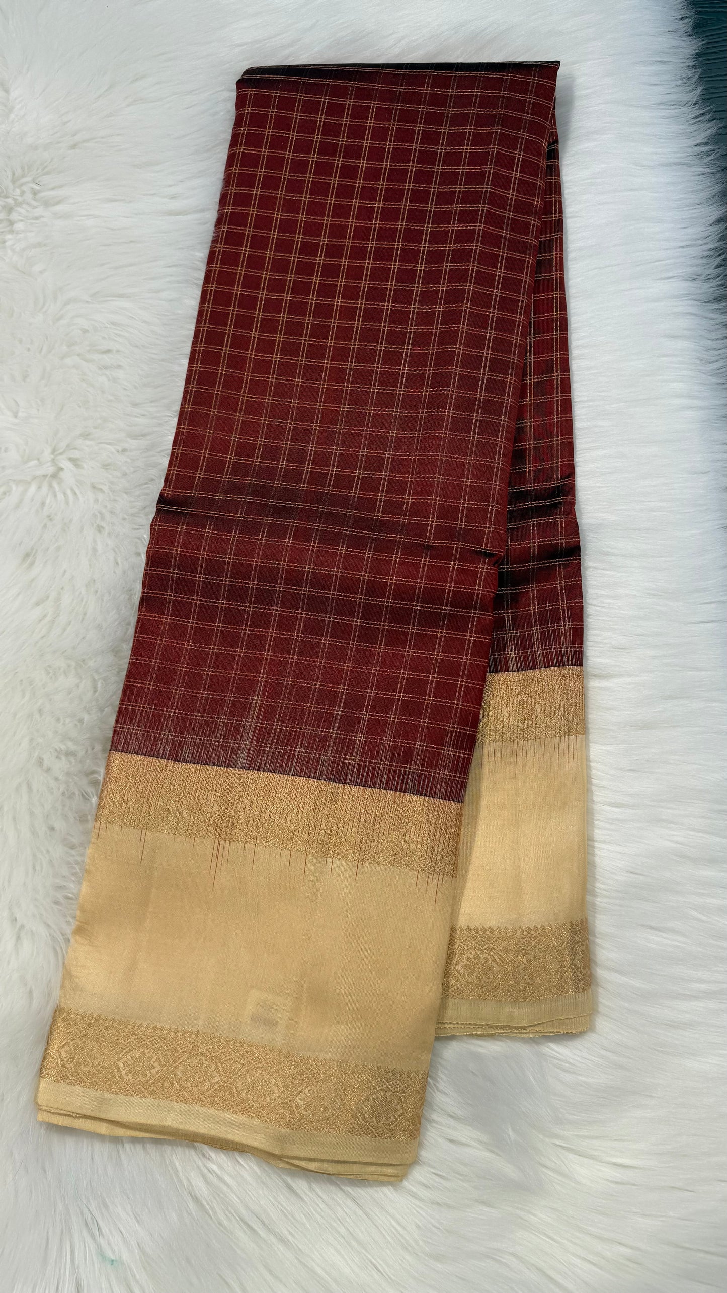 MAROON CHECKED WITH CONTRAST CREAM RETTAI PETTA GOLD ZARI HANDLOOM KANICHIPURAM SILK SAREE (KSS272)