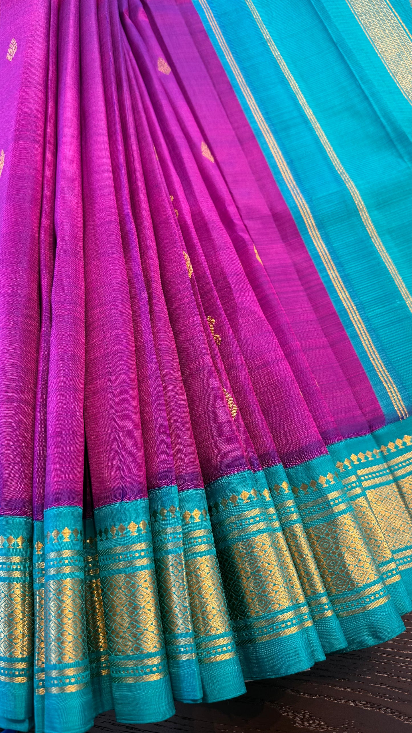 PURPLE WITH CONTRAST TEAL BLUE PURE HANDLOOM KANCHIPURAM SINGLE SIDE BORDER SILK SAREE (KSSB16)