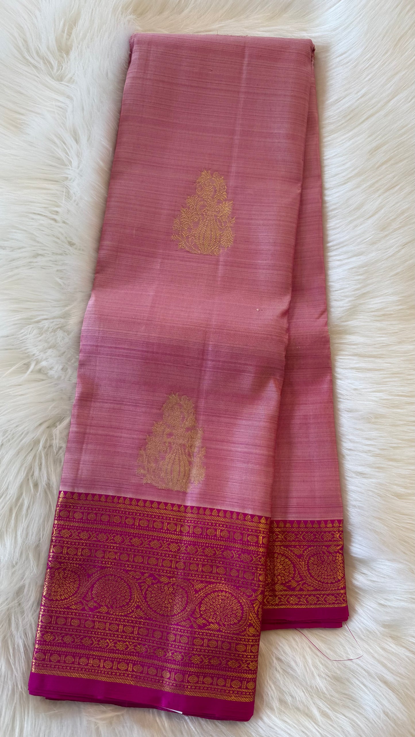 BLUSH PINK CONTRAST WITH MAGENTA GOLD ZARI PURE HANDLOOM  KANCHIPURAM SILK SAREE (KSS496)
