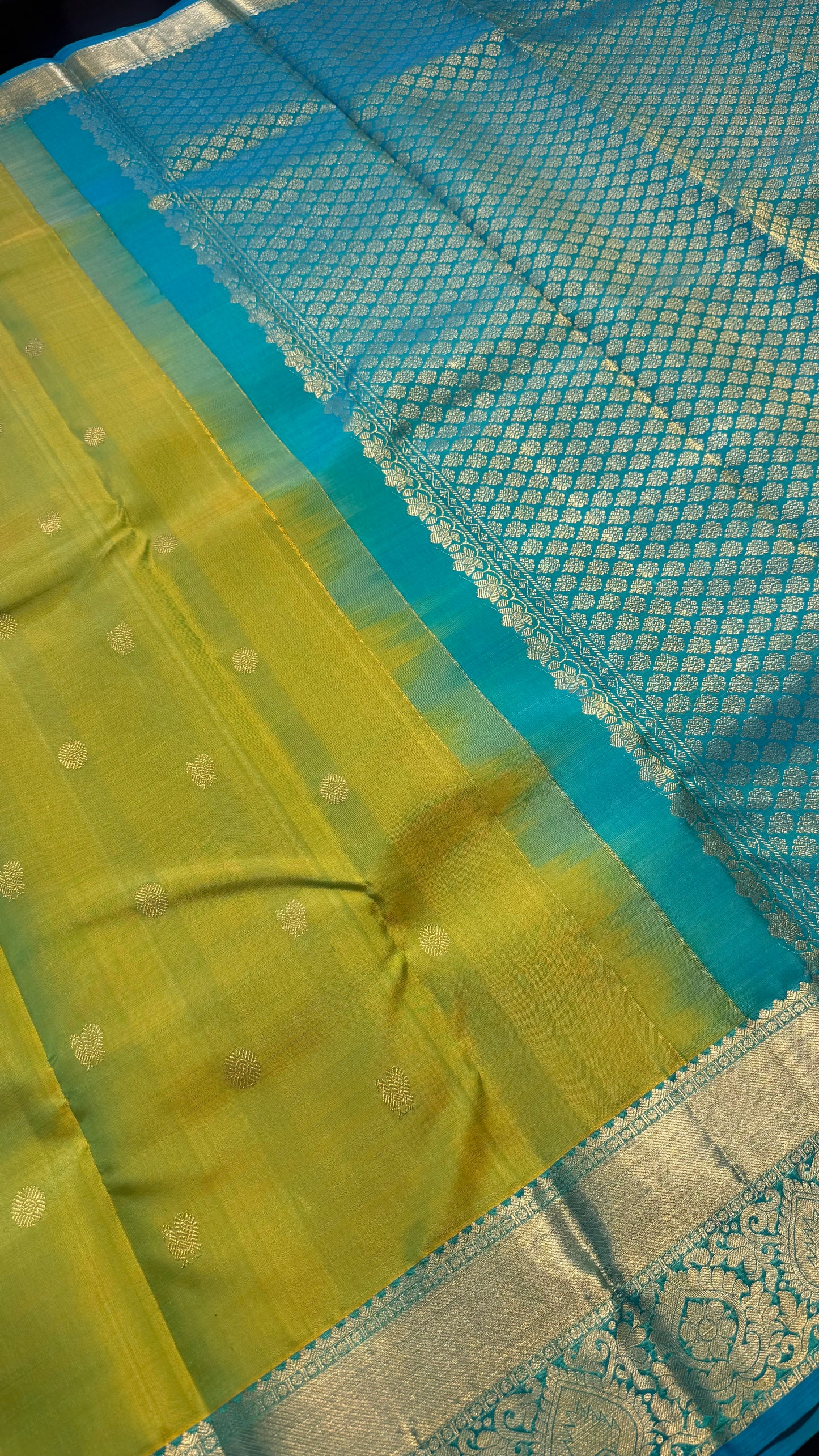 PARROT GREEN WITH TURQUOISE BLUE CONTRAST HANDLOOM KANCHIPURAM SILK SAREE (KSS405)