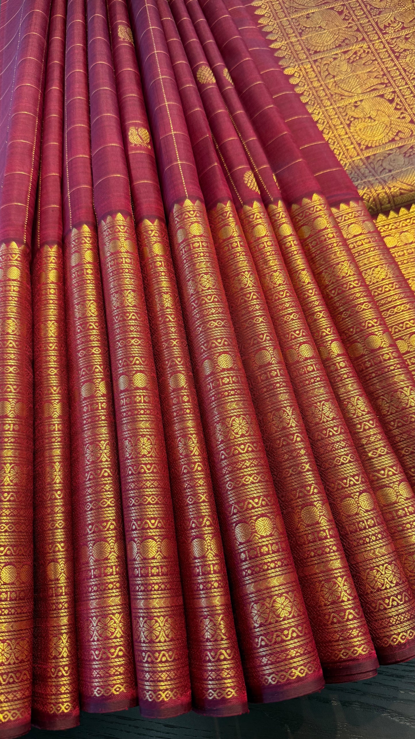 MAROON CHECKED GOLD ZARI HANDLOOM KANICHIPURAM SILK SAREE (KSS 503)