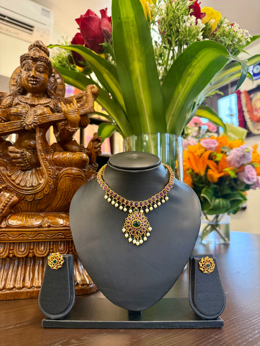 Laranya Short Necklace Jewellery Set