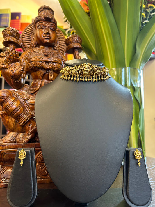 Chitra Short Necklace