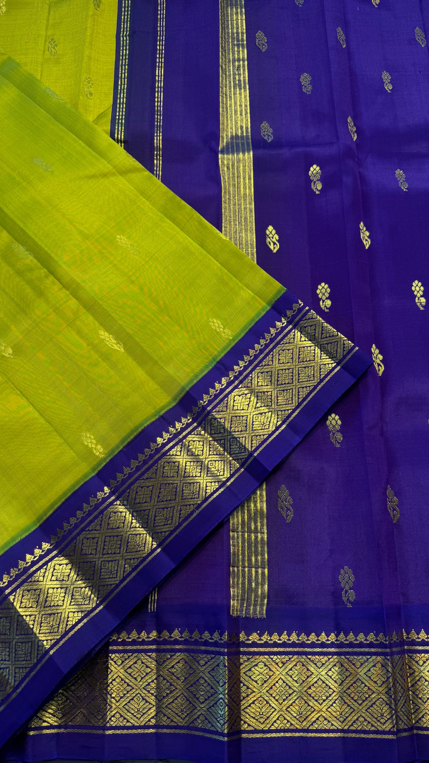 GREEN WITH CONTRAST PURPLE PURE HANDLOOM KANCHIPURAM SINGLE SIDE BORDER SILK SAREE (KSSB12)