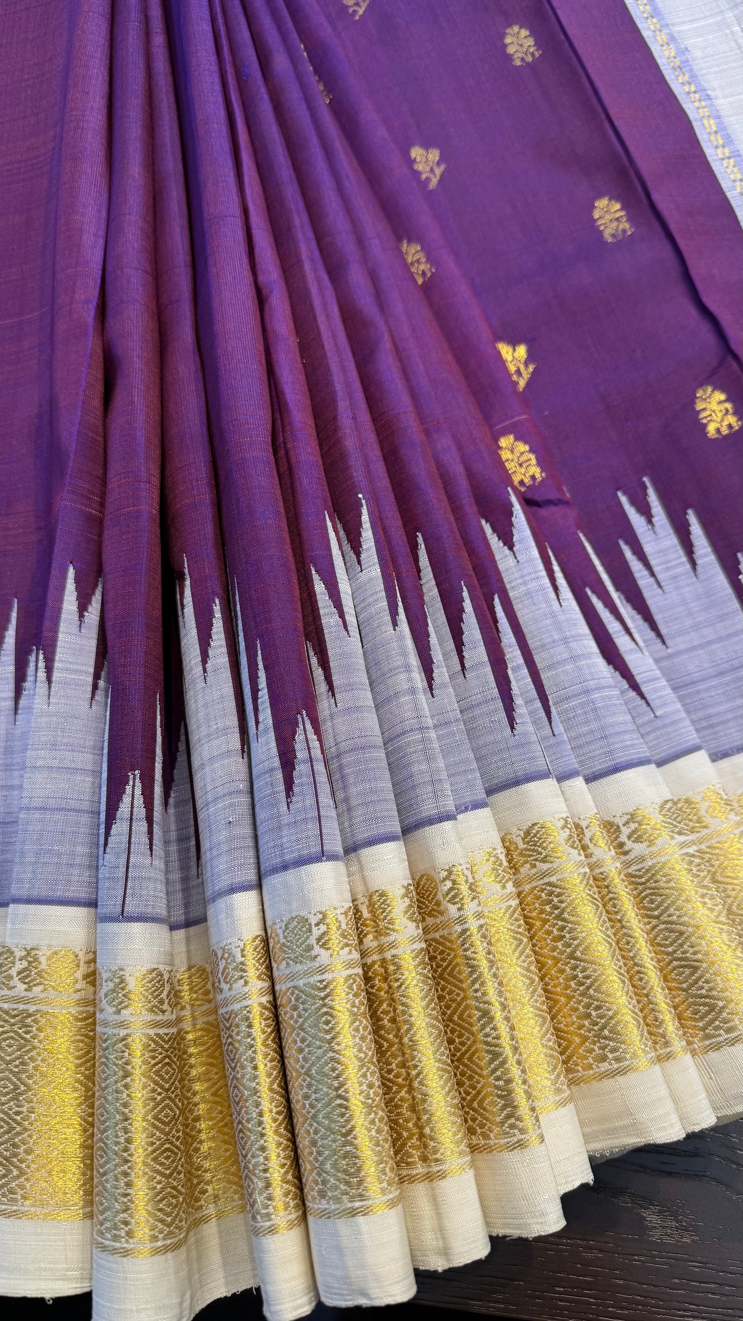 VIOLET WITH CONTRAST OFF WHITE PURE HANDLOOM KANCHIPURAM SINGLE SIDE BORDER SILK SAREE (KSSB29)