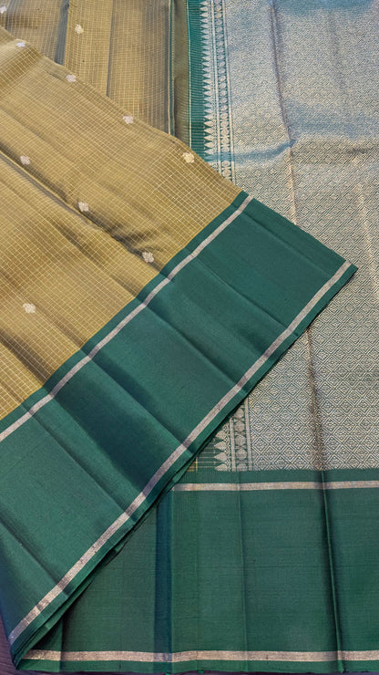 OLIVE GREEN WITH CONTRAST GREEN HANDLOOM KANCHIPURAM SILK SAREE (KSS449)