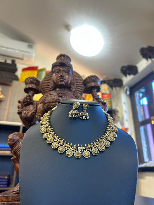 Isha Chocker Set