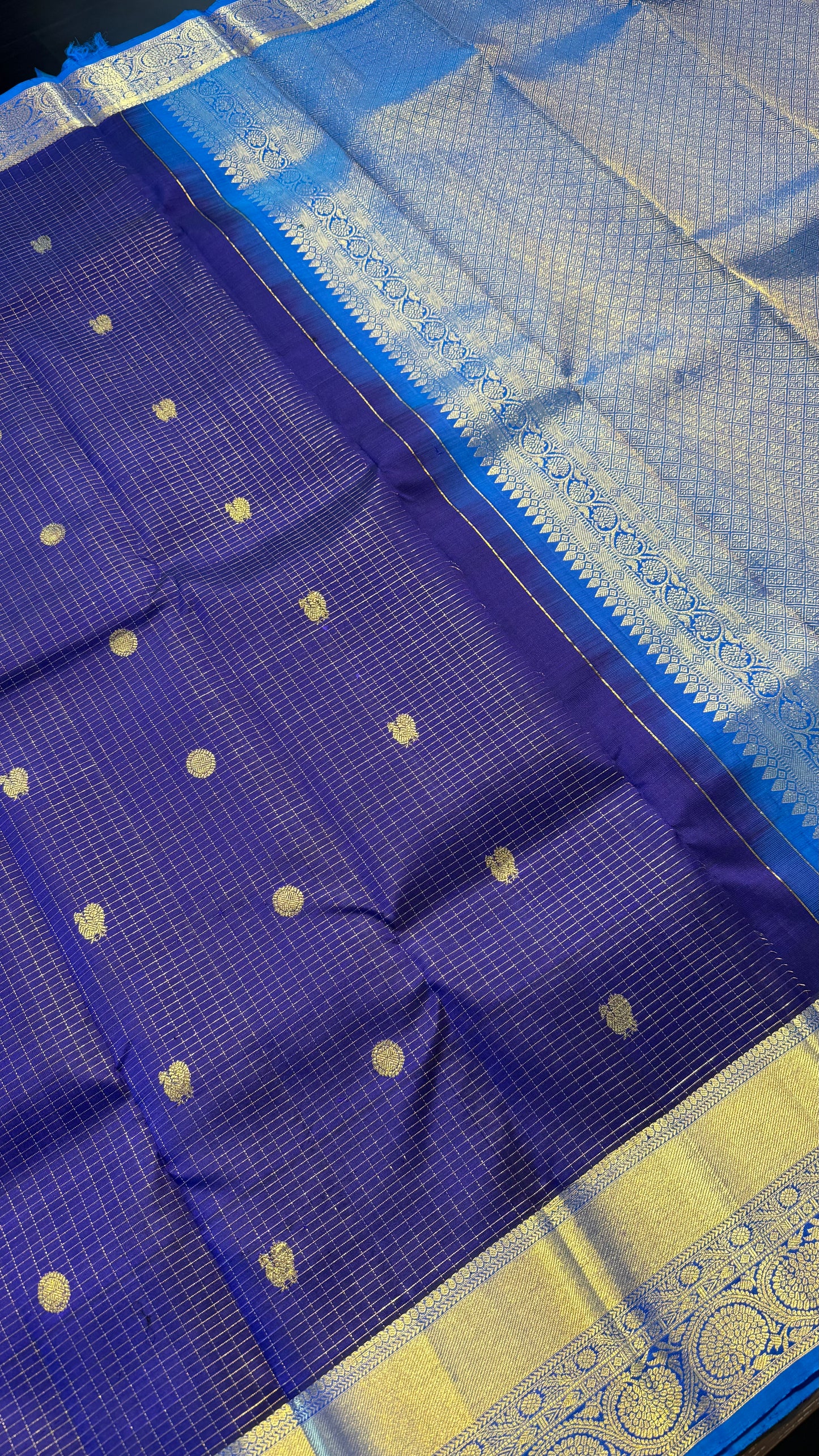 CHECKED NAVY BLUE WITH CONTRAST ROYAL BLUE GOLD ZARI HANDLOOM KANCHIPURAM SILK SAREE (KSS425)