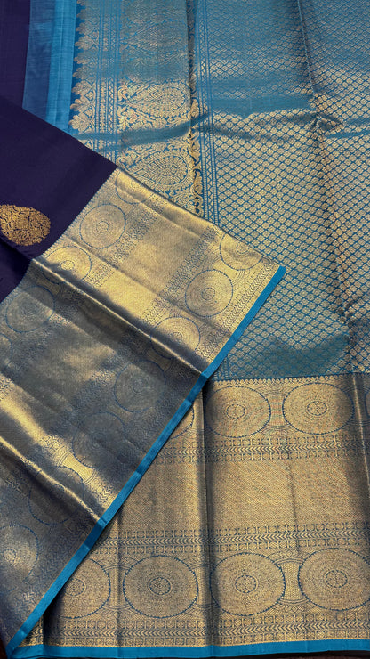 NAVY BLUE WITH CONTRAST SKY BLUE GOLD ZARI HANDLOOM KANCHIPURAM SILK SAREE (KSS412)