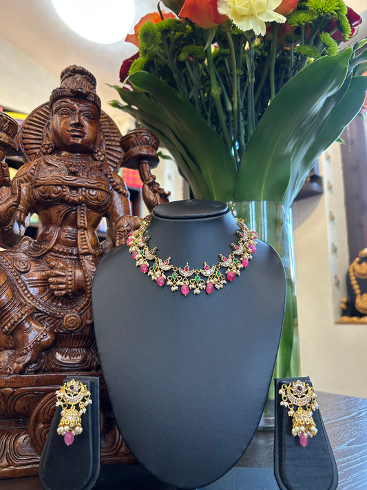 Samini Short Necklace Jewellery Set