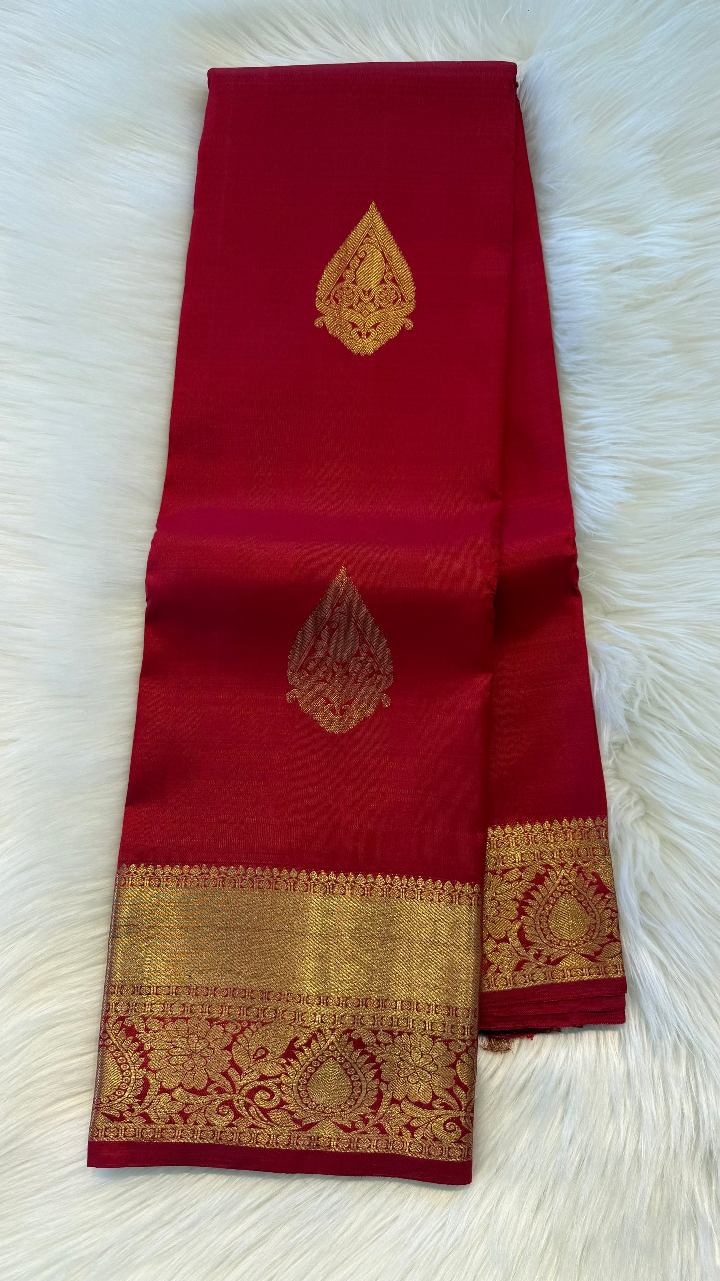 CHILLI RED WITH GOLD ZARI BORDER PURE HANDLOOM KANCHIPURAM SILK SAREE (KSS495)
