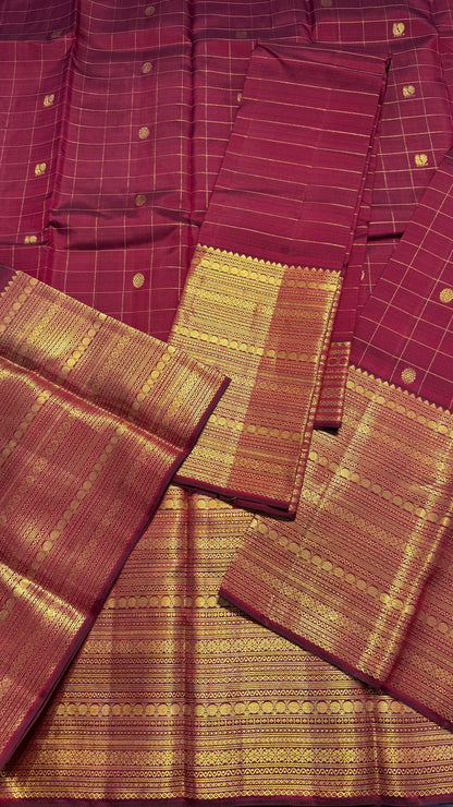 MAROON CHECKED GOLD ZARI HANDLOOM KANICHIPURAM SILK SAREE (KSS119)