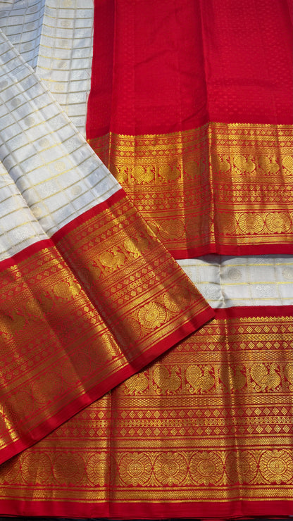 OFF WHITE CHECKED WITH CONTRAST CHILI RED GOLD ZARI HANDLOOM KANCHIPURAM SILK SAREE (KSS459)