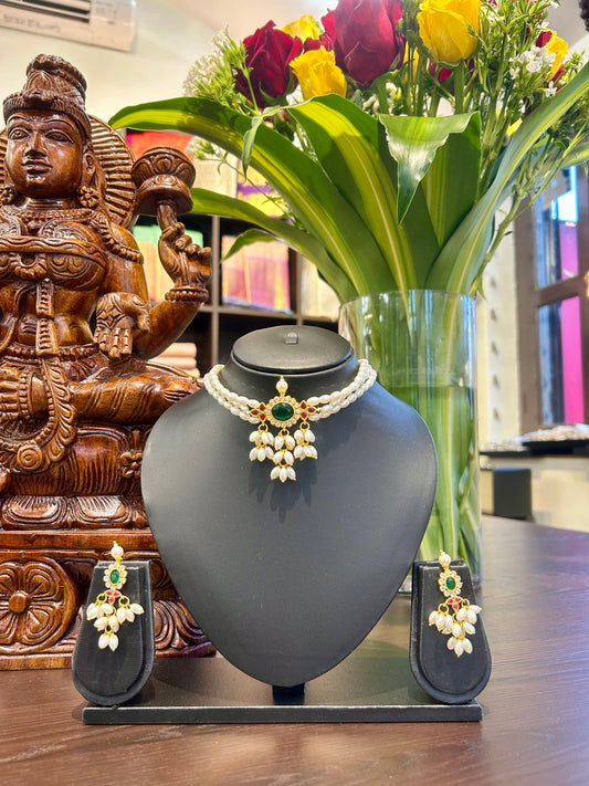 Ihita Short Necklace Jewellery Set