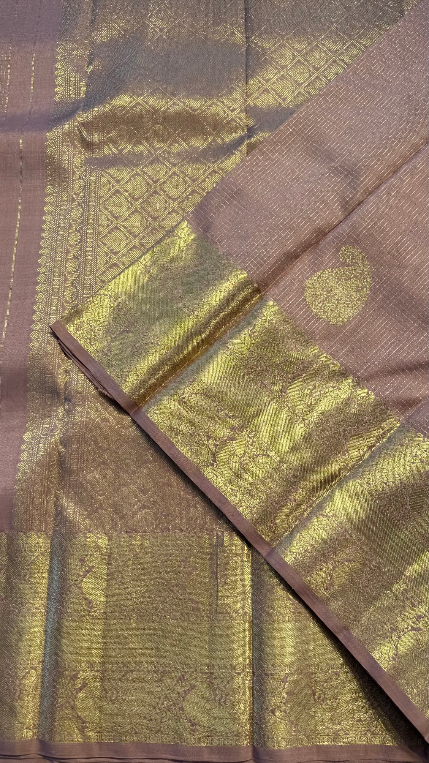 CHAMPAGNE CHECKED GOLD ZARI HANDLOOM KANCHIPURAM SILK SAREE (KSS409)