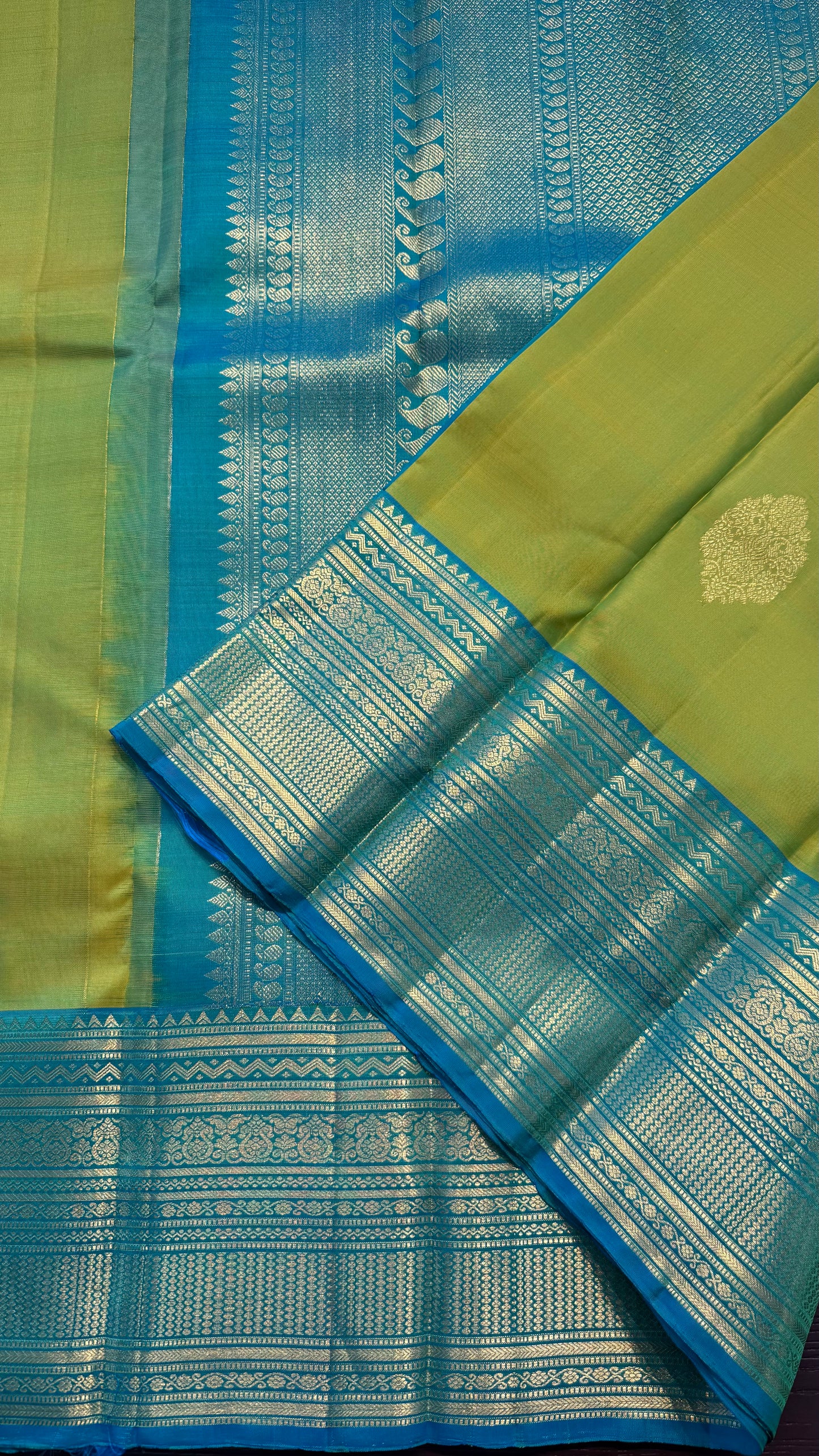 PARROT GREEN WITH TURQUOISE BLUE CONTRAST HANDLOOM KANICHIPURAM SILK SAREE (KSS433)