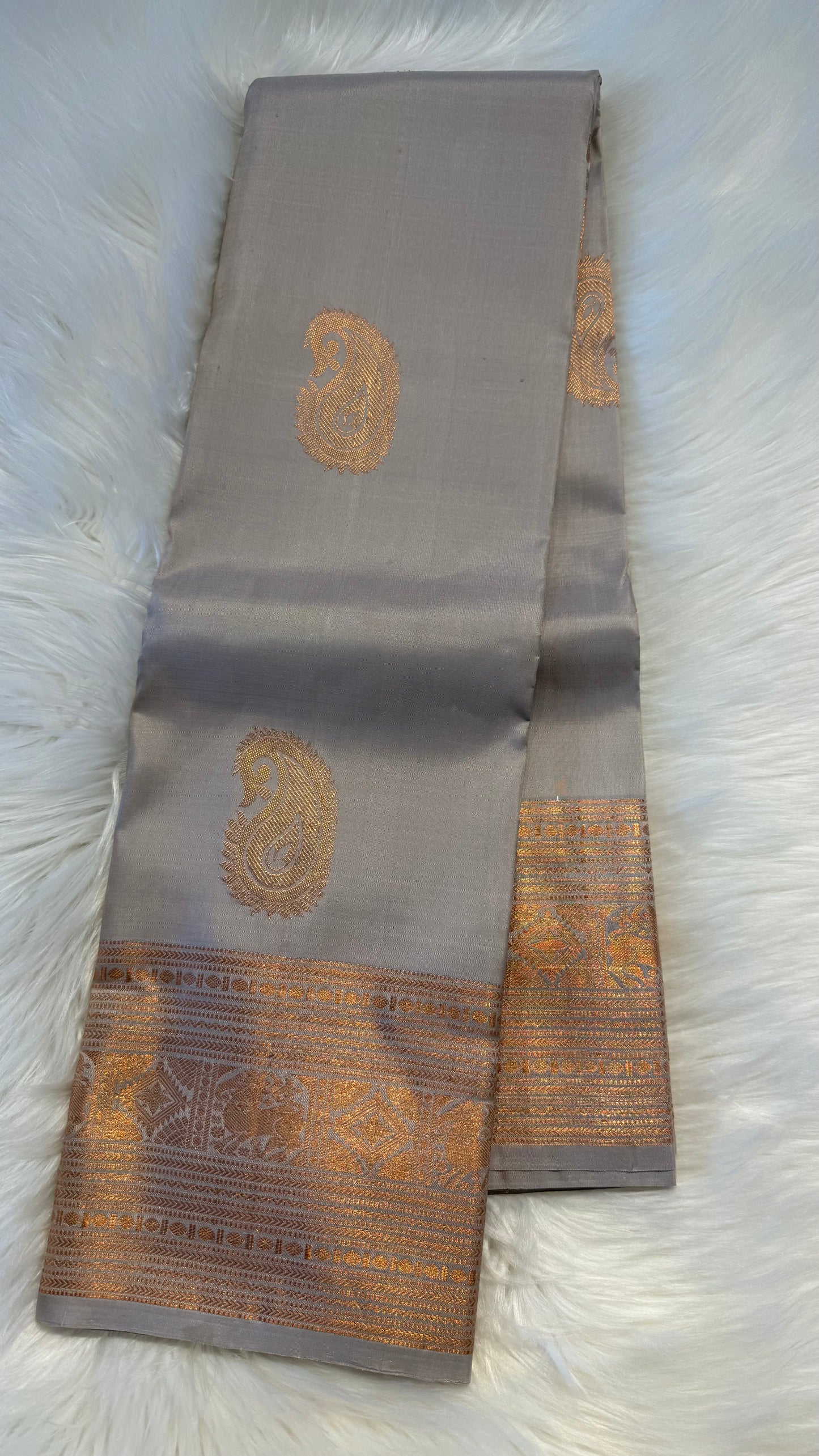 ASH GREY WITH COPPER ZARI BORDER PURE HANDLOOM KANCHIPURAM SILK SAREE (KSS 493)