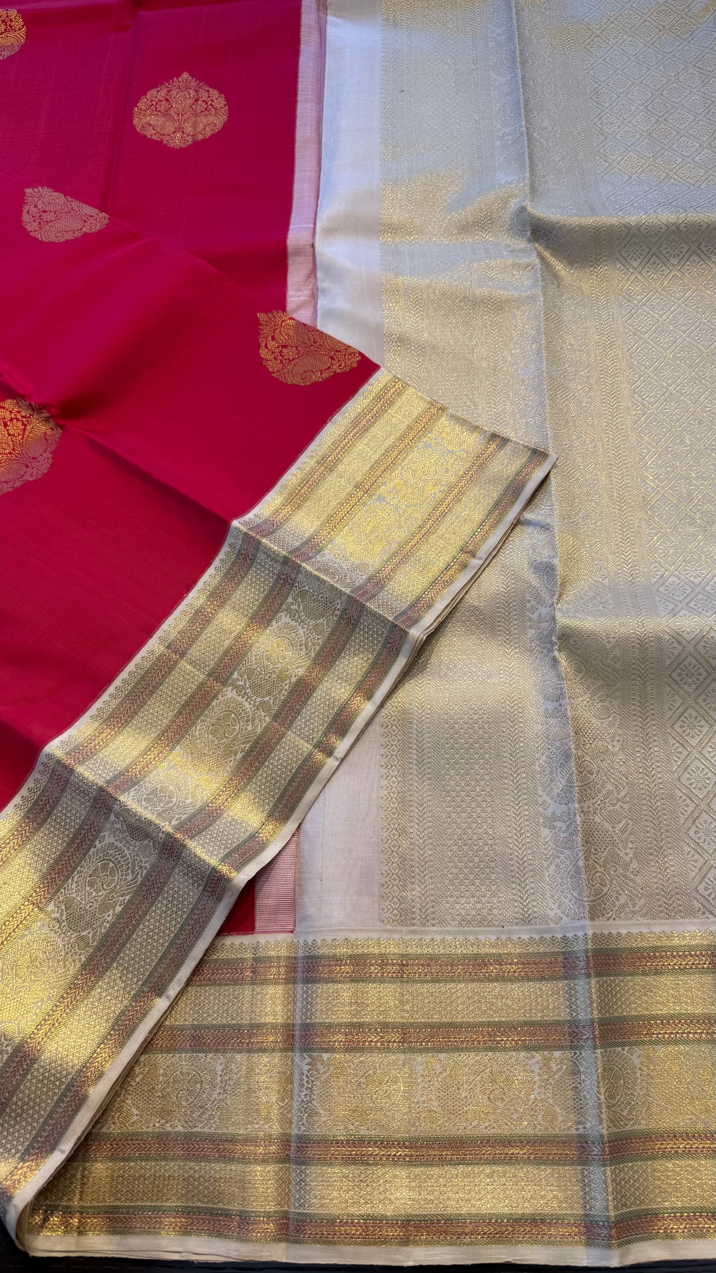 VERMILION RED CONTRAST WITH CREAM GOLD ZARI PURE HANDLOOM KANCHIPURAM SILK SAREE (KSS 498)