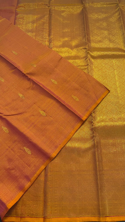 KANAKAMBARAM ORANGE PINK SMALL KATTAM BORDERLESS GOLD ZARI HANDLOOM KANICHIPURAM SILK SAREE (KSS79)