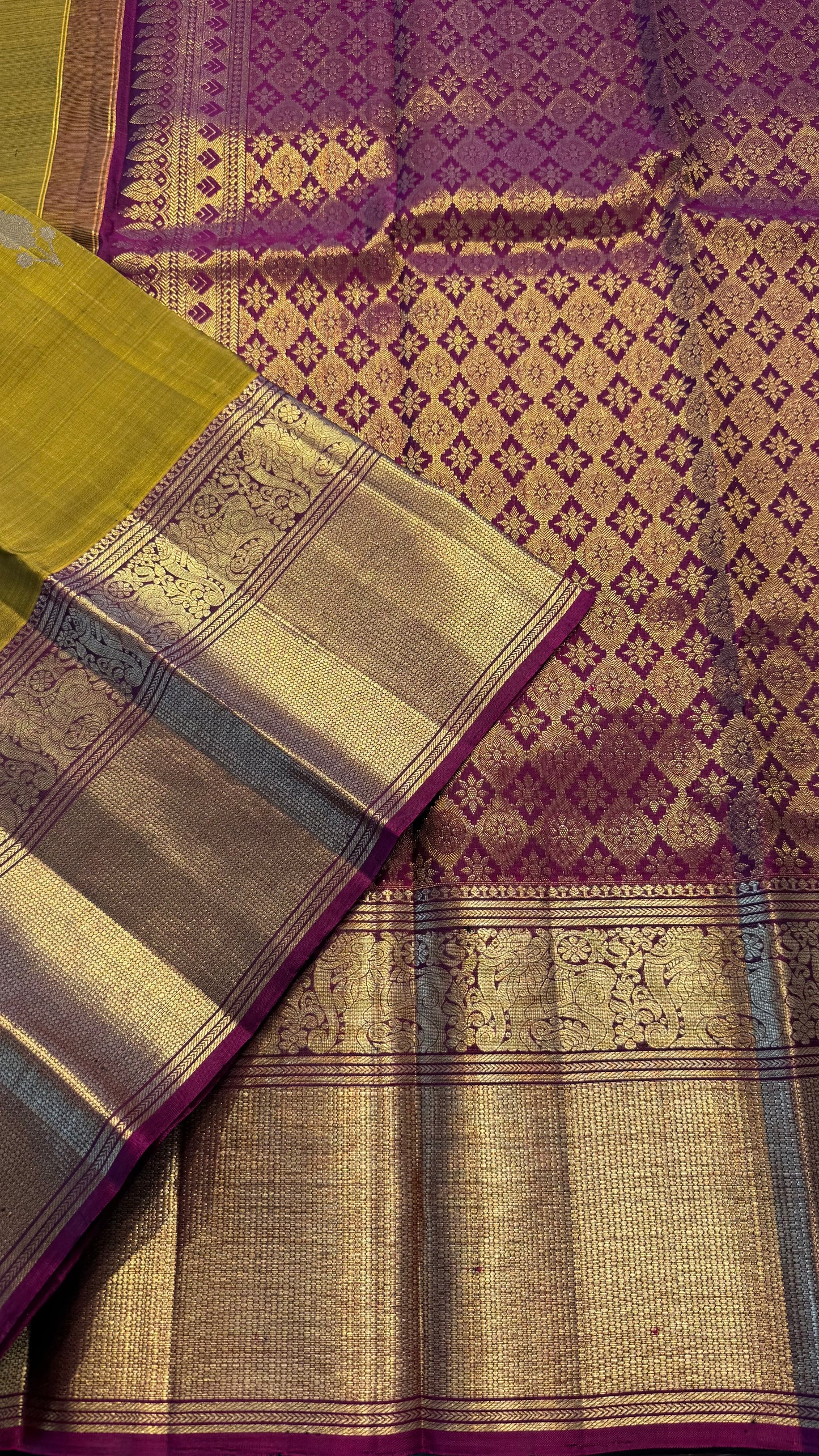 OLIVE GREEN WITH CONTRAST PURPLE GOLD ZARI HANDLOOM KANCHIPURAM SILK SAREE (KSS411)