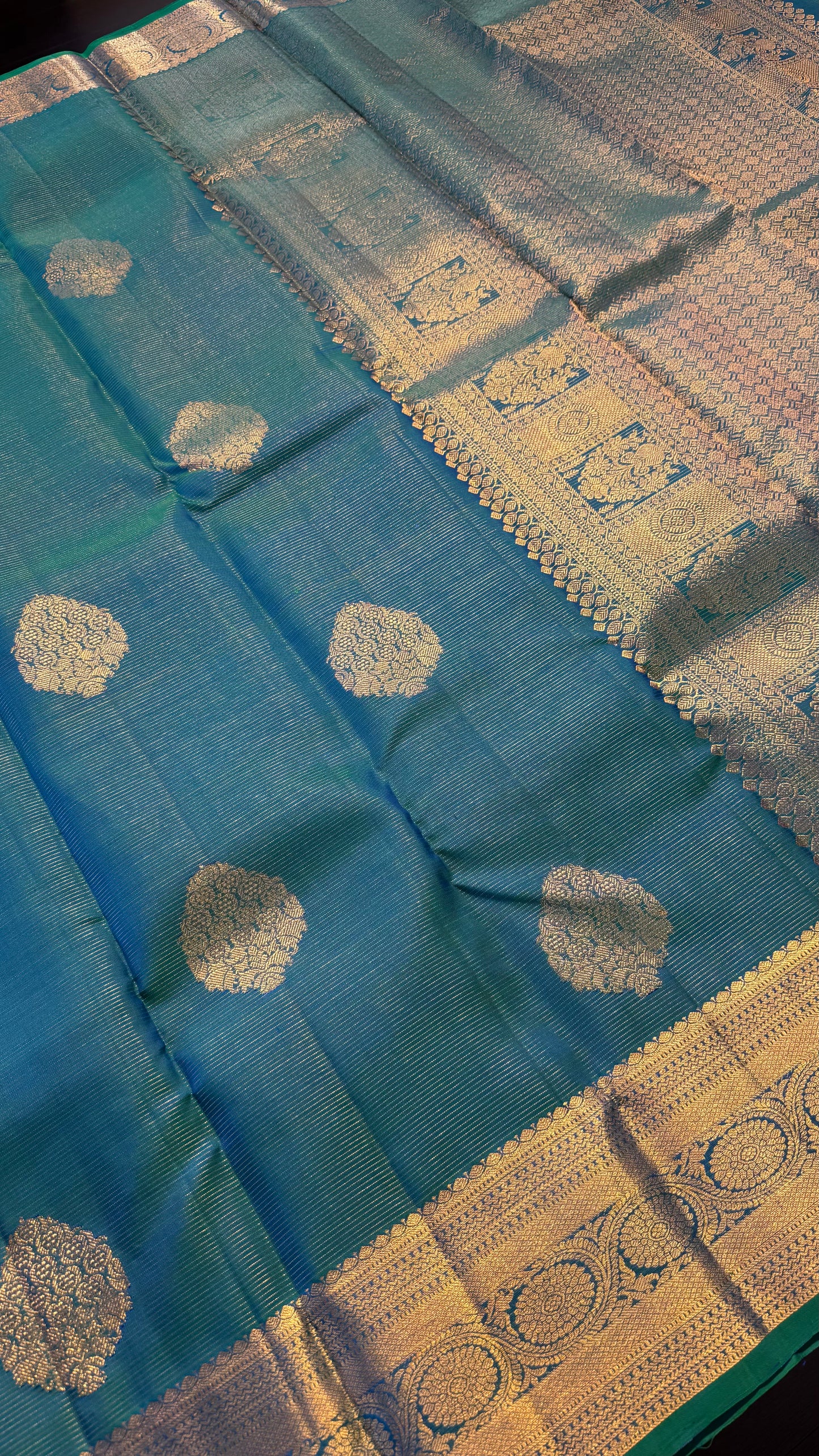 VAIRA OOSI PEACOCK GREEN HANDLOOM KANCHIPURAM SILK SAREE (KSS428)