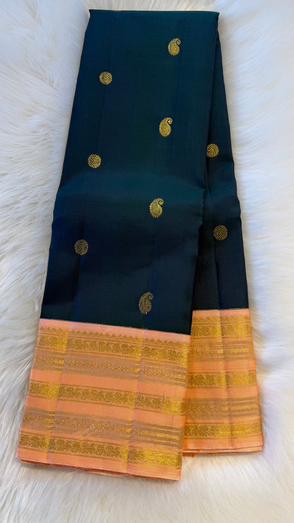 DUAL TONE BOTTLE GREEN CONTRAST WITH PEACH PURE HANLOOM KANCHIPURAM SILK SAREE (KSS 501)