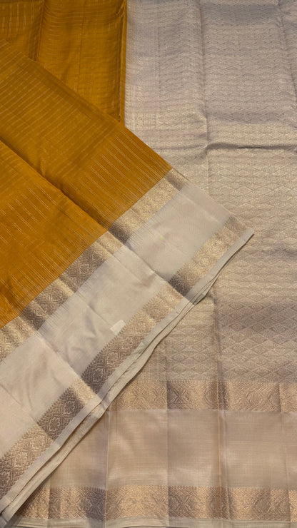 MUSTARD CHECKED WITH CONTRAST CREAM RETTAI PETTA GOLD ZARI HANDLOOM KANICHIPURAM SILK SAREE (KSS271)