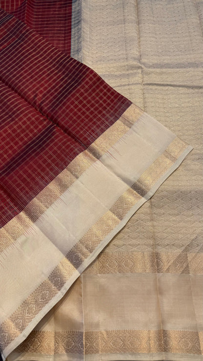 MAROON CHECKED WITH CONTRAST CREAM RETTAI PETTA GOLD ZARI HANDLOOM KANICHIPURAM SILK SAREE (KSS272)