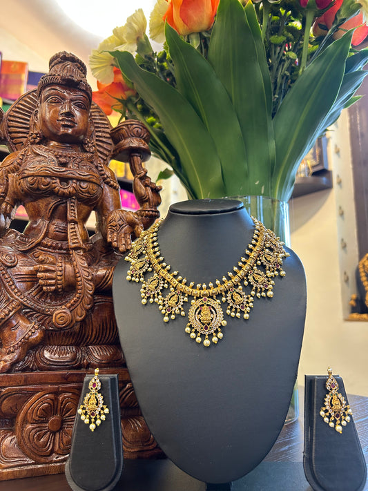 Uma Short Necklace Jewellery Set