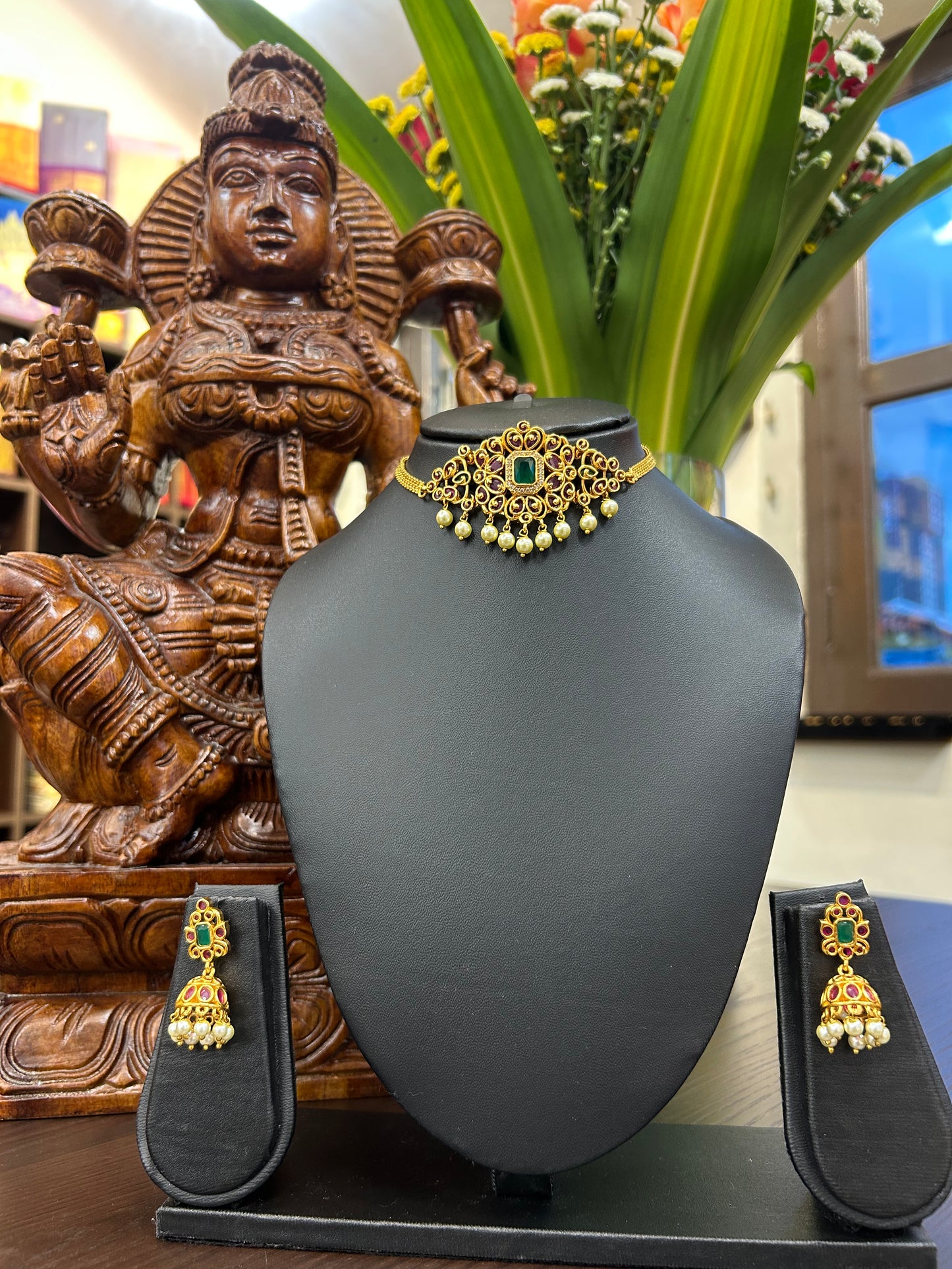 Vrddhi Choker Set