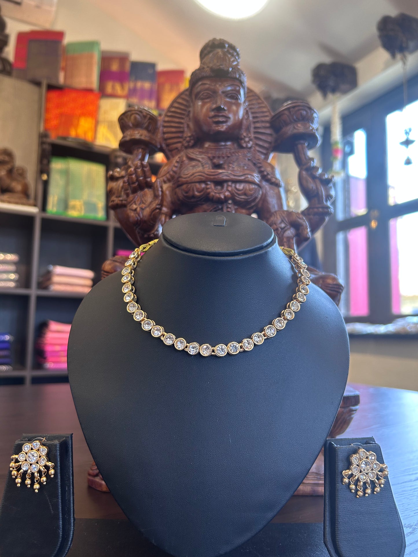 Mithraa Choker