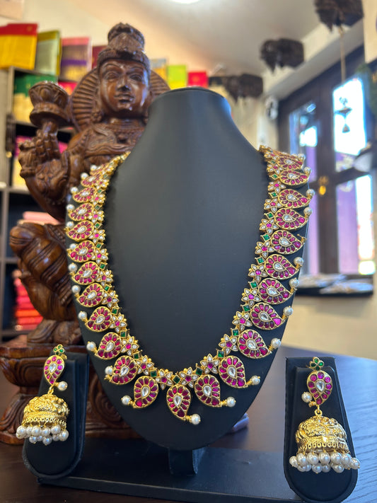 Zoya Jadav Kundan Set