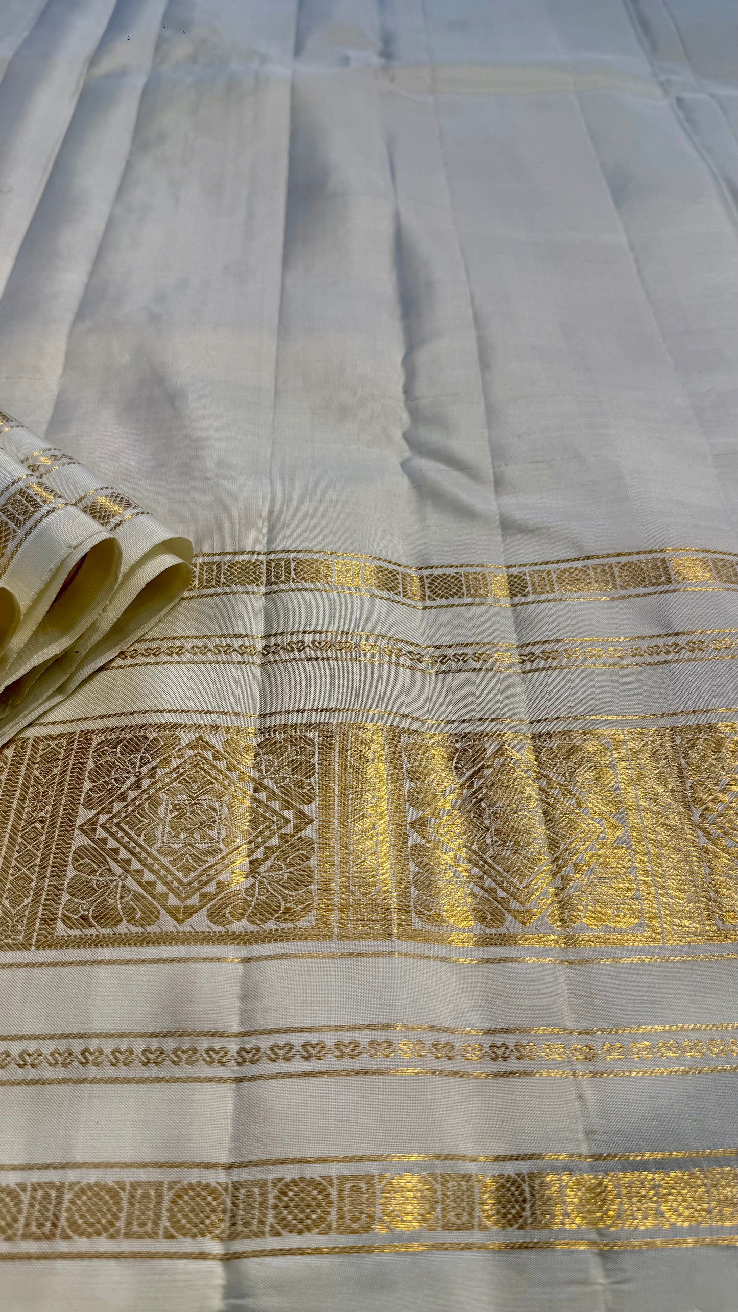 PASTEL YELLOW CONTRAST OFF WHITE BORDER KATTAM KANICHIPURAM SILK SAREE (KSS01)
