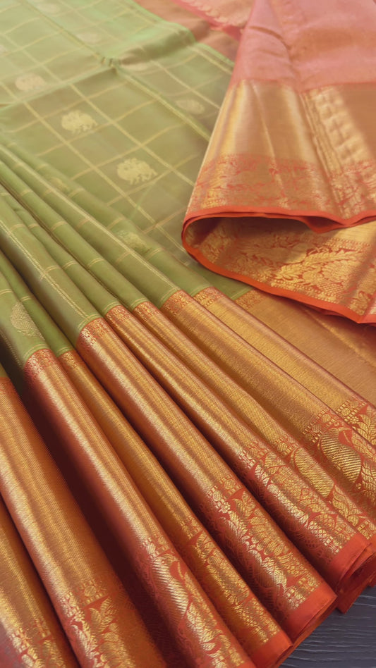 LIGHT GREEN AND ORANGE TRADITIONAL KATTAM HANDLOOM KANICHIPURAM SILK SAREE (KSS160)