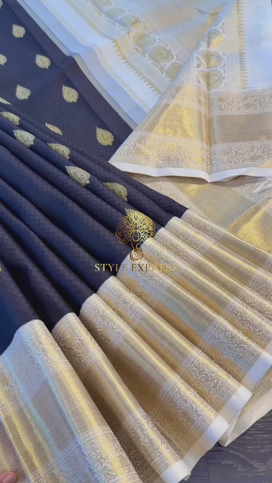 BLACK EMBOSSED BODY WITH CONTRAST WHITE BORDER AND PALLU HANDLOOM KANICHIPURAM SILK SAREE (KSS21)