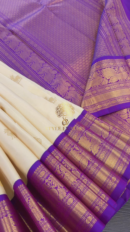 OFF WHITE CONTRAST VADAMALLI PURPLE HANDLOOM PURE KANICHIPURAM SILK SAREE (KSS224)