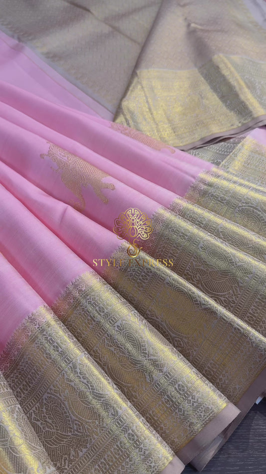 LIGHT PASTEL PINK WITH CONTRAST BRONZE GOLD KANICHIPURAM HANDLOOM SILK SAREE (KSS50)